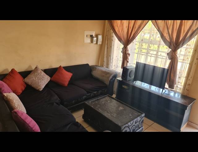 2 BEDROOM APARTMENT FOR SALE IN RUSTENBURG CENTRAL